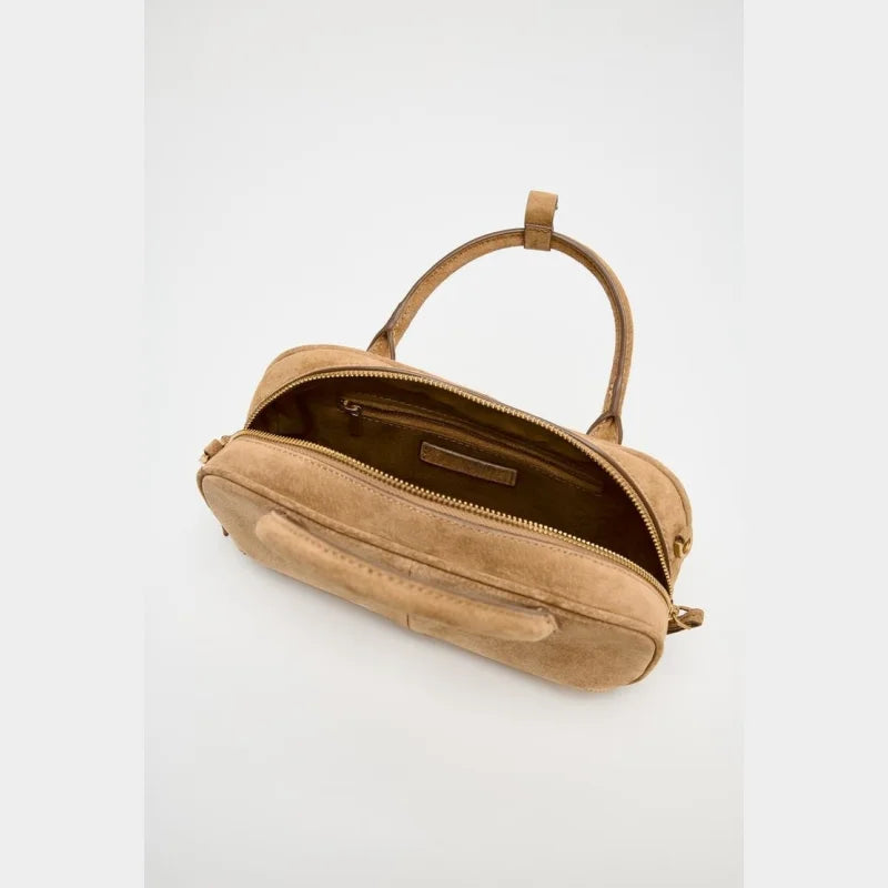 PARIS CLUTCH